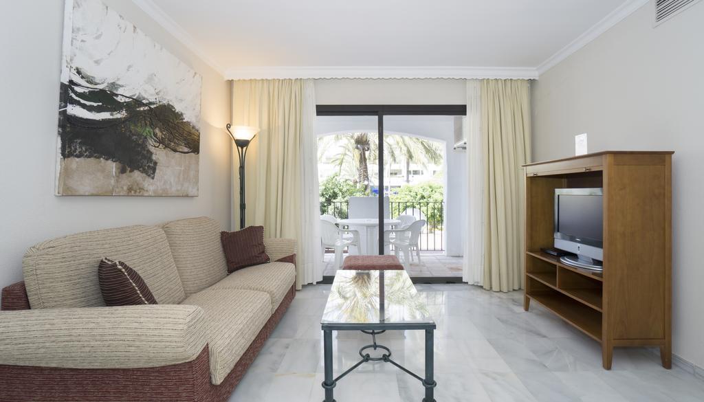 Club Jardines Del Puerto Apartment Marbella Exterior photo
