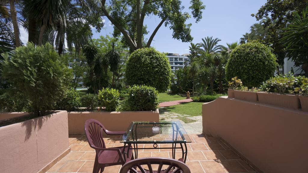 Club Jardines Del Puerto Apartment Marbella Exterior photo