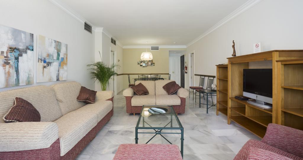 Club Jardines Del Puerto Apartment Marbella Exterior photo