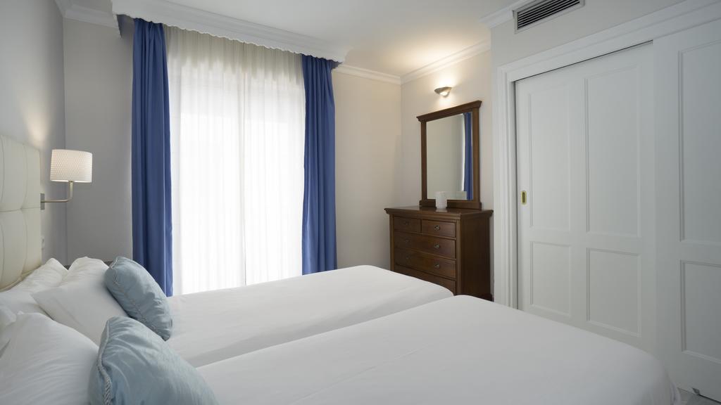 Club Jardines Del Puerto Apartment Marbella Exterior photo