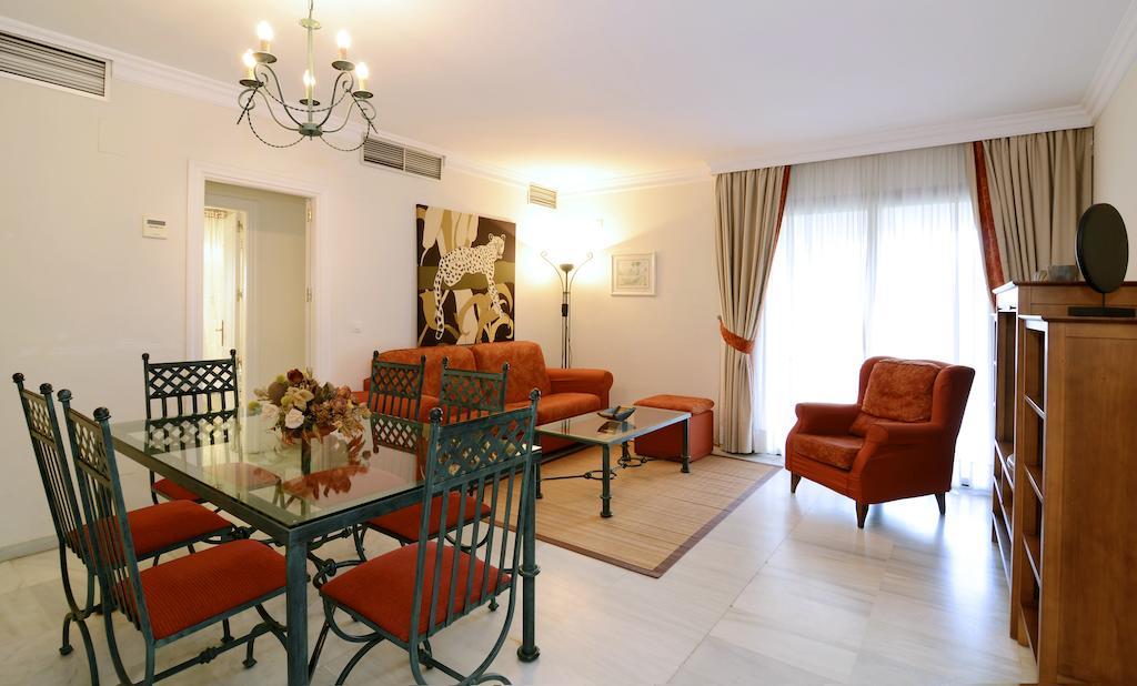 Club Jardines Del Puerto Apartment Marbella Exterior photo
